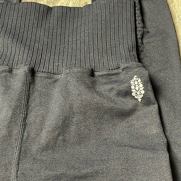 Free People Movement Good Karma Leggings in Black Size XS - Picture 11 of 16